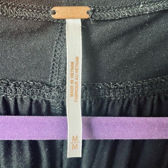 Free People Keepin on Tie Sleeve Tee Size M - Picture 2 of 2